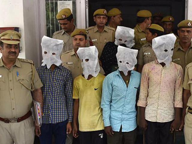 Five men accused of beating to death dentist Dr Pankaj Narang came from a slum, say Delhi Police.(Ravi Choudhary/ HT photo)