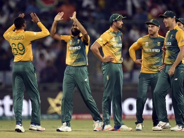 South African bowler Imran Tahir celebrate the wicket of Sri Lankan batsman Chamara Kapugedera. (Mohd Zakir/HT Photo) 