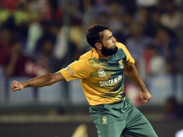 Imran Tahir celebrates the wicket of Sri Lankan batsman Chamara Kapugedera. (Mohd Zakir/HT Photo) 