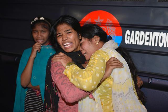 Pakistani women mourn the death of relatives after a bomb blast in Lahore. (AFP Photo) Pakistani women mourn the death of relatives after a bomb blast in Lahore. (AFP Photo)