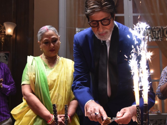 As congratulations poured in after Amitabh Bachchan won the National Film Award for Piku, the actor celebrated with wife Jaya and some cake.    (Amitabh Bachchan’s blog) 
