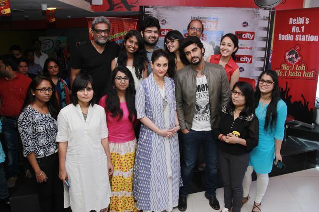 Actors Kareena Kapoor Khan, Arjun Kapoor and director R.Balki with the winners of the HT City Stars In The City contest. (Photo: Shivam Saxena/HT)