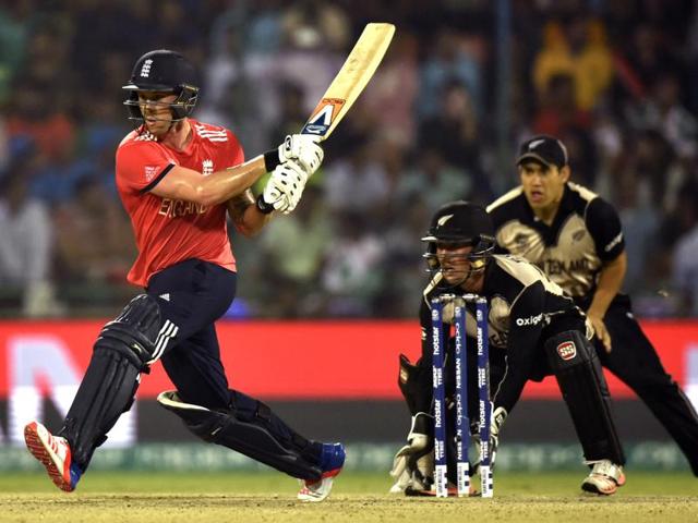 Jason Roy hits a reverse sweep. (Virendra Singh Gosain/HT Photo) 