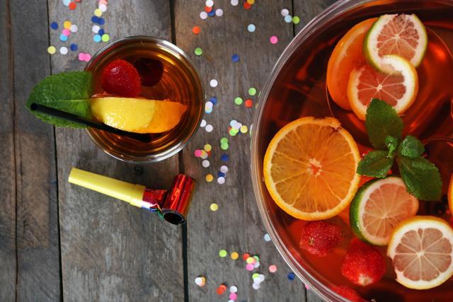 Every bar does a sangria differently (Photo: Shutterstock) Every bar does a sangria differently (Photo: Shutterstock)