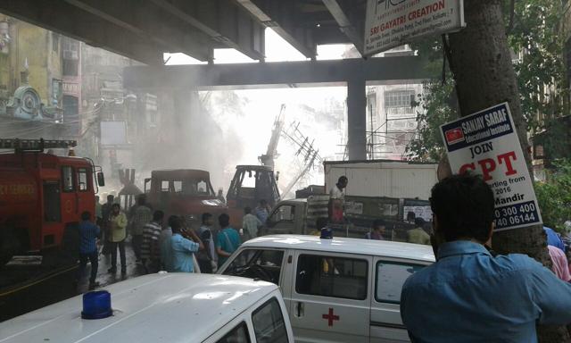 Several ambulances have been rushed to the accident site to provide medical aid to the injured people. (Soumen Datta/HT Photo) Several ambulances have been rushed to the accident site to provide medical aid to the injured people. (Soumen Datta/HT Photo)