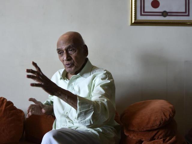 Mohammed Zahur Khayyam at his Juhu residence in Mumbai. (Satish Bate/ HT Photo) Mohammed Zahur Khayyam at his Juhu residence in Mumbai. (Satish Bate/ HT Photo)