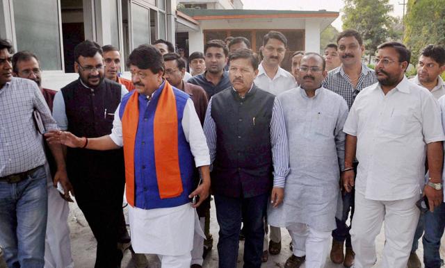 Uttarakhand BJP in-charge Shyam Jaju and senior leader Kailash Vijayvargiya interact with party leaders in Dehradun on Wednesday. (PTI) Uttarakhand BJP in-charge Shyam Jaju and senior leader Kailash Vijayvargiya interact with party leaders in Dehradun on Wednesday. (PTI)