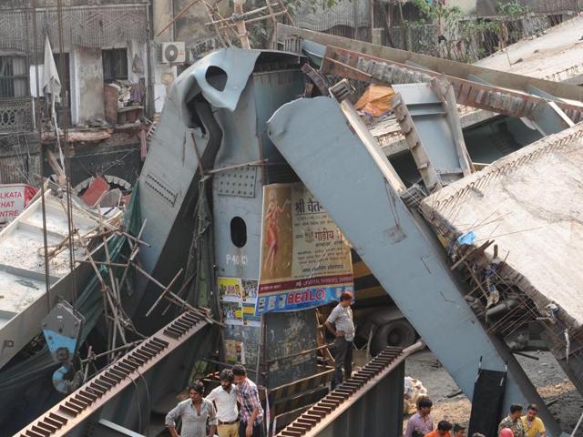 The flyover was set to be one of Kolkata’s longest, connecting Girish Park in north Kolkata to Howrah. (Subhankar Chakraborty/HT Photo) The flyover was set to be one of Kolkata’s longest, connecting Girish Park in north Kolkata to Howrah. (Subhankar Chakraborty/HT Photo)