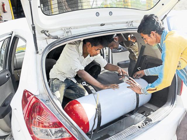 Registration of diesel vehicles in Ghaziabad dipped to 2,469 this year from 3,480 and 3,471 in the first quarter of 2015 and 2014 respectively. (Sakib Ali/HT Photo) Registration of diesel vehicles in Ghaziabad dipped to 2,469 this year from 3,480 and 3,471 in the first quarter of 2015 and 2014 respectively. (Sakib Ali/HT Photo)