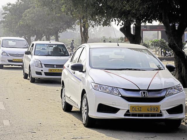 Around 12,464 diesel and 707 petrol cabs ply in Gurgaon every day. (HT File Photo) Around 12,464 diesel and 707 petrol cabs ply in Gurgaon every day. (HT File Photo)