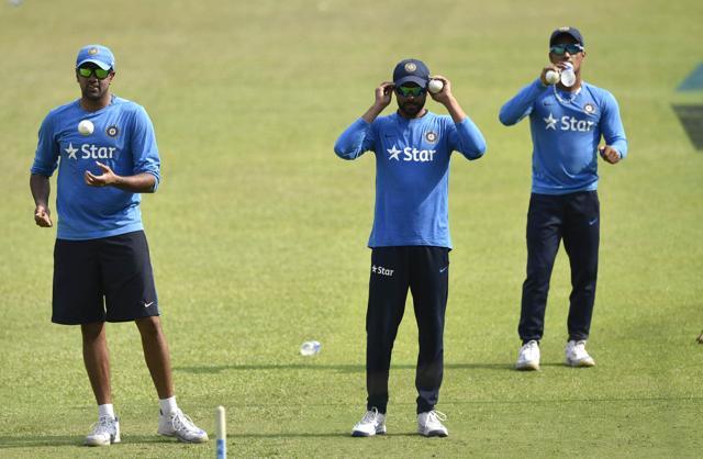 R Ashwin (left) and Ravindra Jadeja are best placed to contain West Indies in the death overs. (Hindustan Times/Vipin Kumar) R Ashwin (left) and Ravindra Jadeja are best placed to contain West Indies in the death overs. (Hindustan Times/Vipin Kumar)