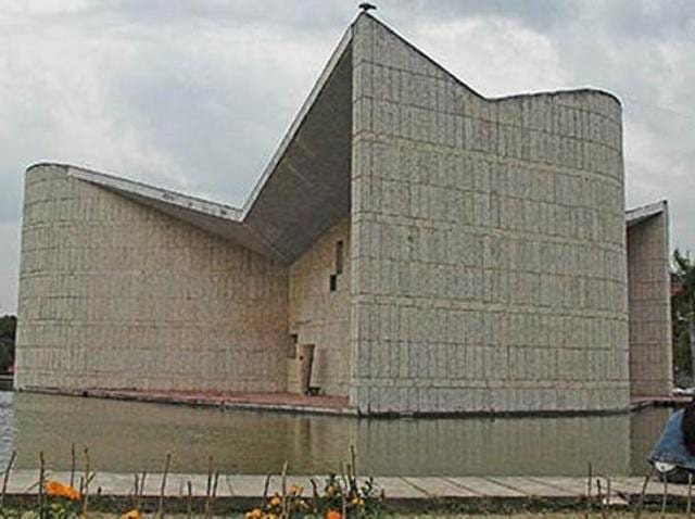 For 2015-16, the PU’s budget deficit was around Rs 278.55 crore, though it received Rs 182-crore from the UGC, including Rs 150-crore grant in January, and Rs 6-crore grant from the Punjab government.(HT Photo) For 2015-16, the PU’s budget deficit was around Rs 278.55 crore, though it received Rs 182-crore from the UGC, including Rs 150-crore grant in January, and Rs 6-crore grant from the Punjab government.(HT Photo)