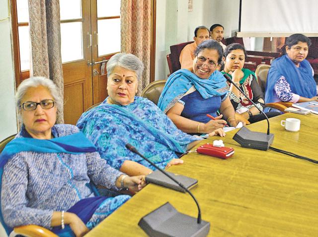 School principals during a meeting with DC Varun Roojam in Amritsar on Thursday.(HT Photo)