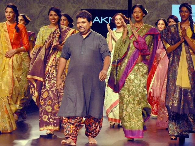 Designer Gaurang’s spring/summer 2016 collection, titled “Calico,” brought to life 11th century colours, motifs and weaves. (PTI) 