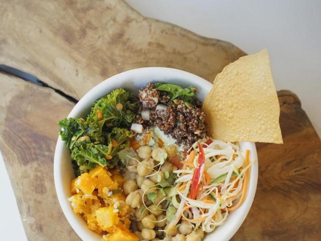 At Inday on Broadway in New York, healthy bowls are served Indian-style, with chickpea curry, papads and lentils.