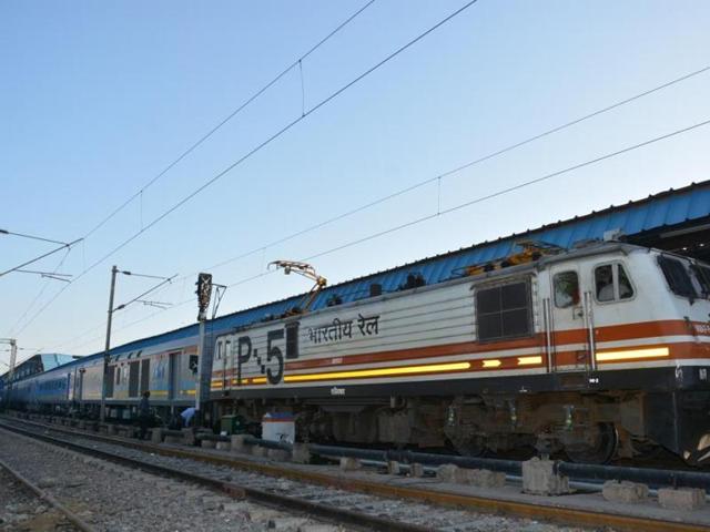 Gatimaan Express, India’s first semi high-speed train, will cover the 184 kilometre-distance from Hazrat Nizamuddin station in Delhi to Agra in 100 minutes.(Northern Railways handout)