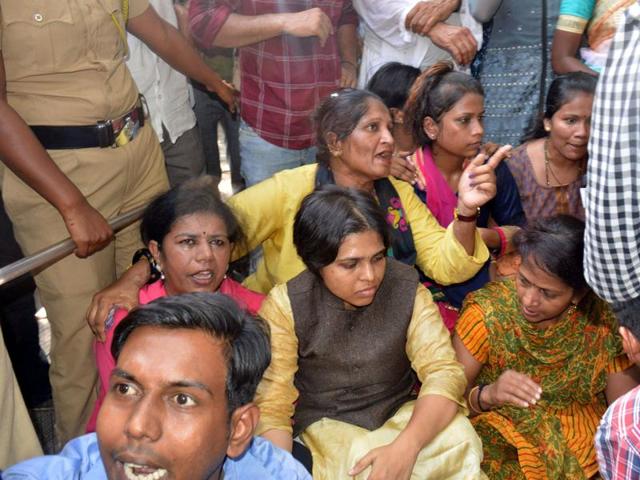 Hundreds of women have been staging a protest at the Shani temple in Maharashtra, with their leader Trupti Desai calling the ban ’a symbol of gender inequality’ which could not be tolerated in the 21st century.(Dhanesh Katariya/HT)