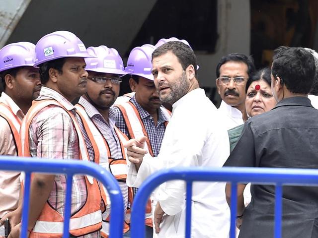 Congress Vice President Rahul Gandhi visited Girish Park area of Kolkata on Saturday, April 2, 2016. An under-construction flyover partially collapsed there on March 31, killing 24 people.(Hindustan Times)