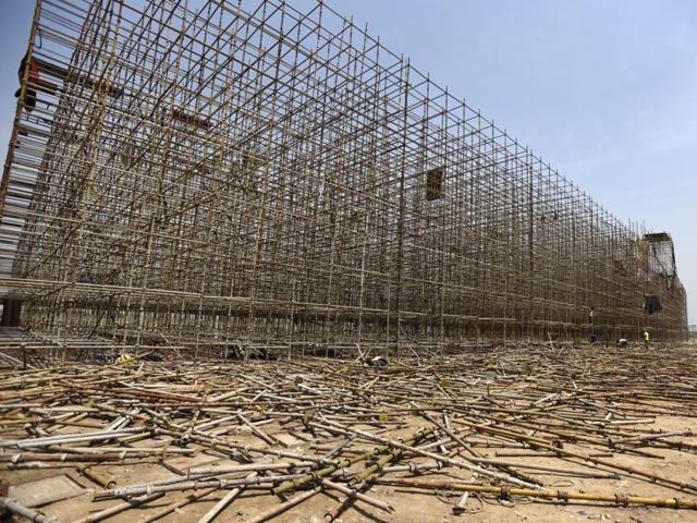 Workers on Saturday dismantle the stage put up for the World Culture Festival on the Yamuna floodplain. (Sonu Mehta/HT Photo) Workers on Saturday dismantle the stage put up for the World Culture Festival on the Yamuna floodplain. (Sonu Mehta/HT Photo)