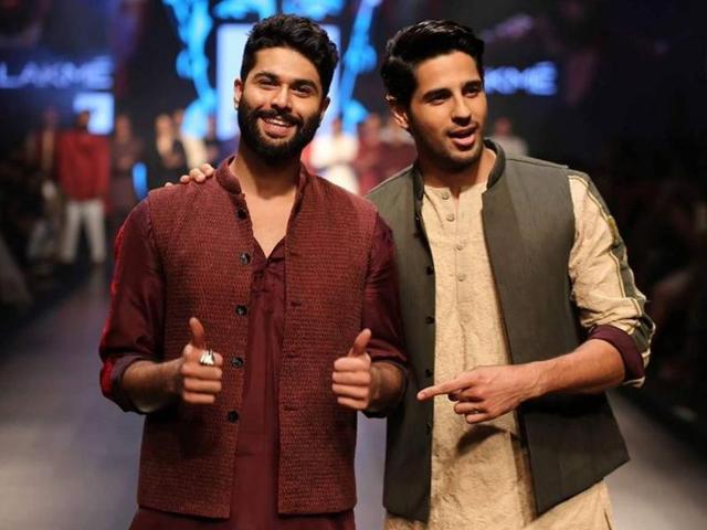 Actor Sidharth Malhotra walked the ramp for for Kunal Rawal at LFW 2016. (Twitter) 