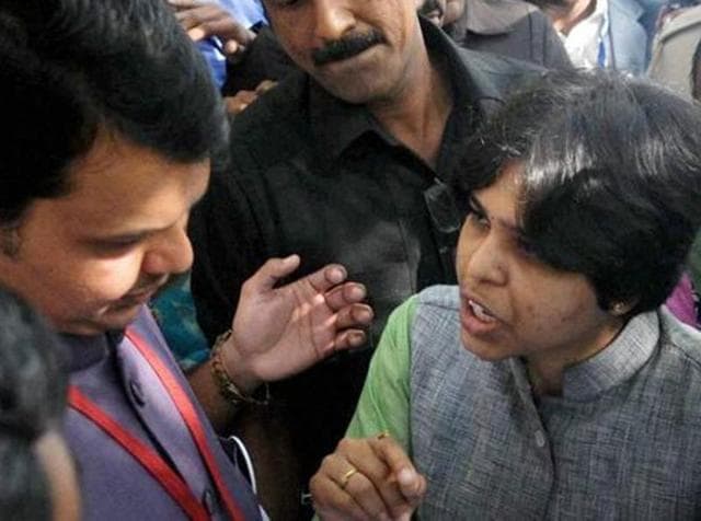 Group of women with their leader Trupti Desai stage a protest at the Shani temple in Maharashtra,after they were prevented from entering a temple in Shani Shingnapur, Maharashtra on Saturday, April 2, 2016.(Dhanesh Katariya / HT Photo)