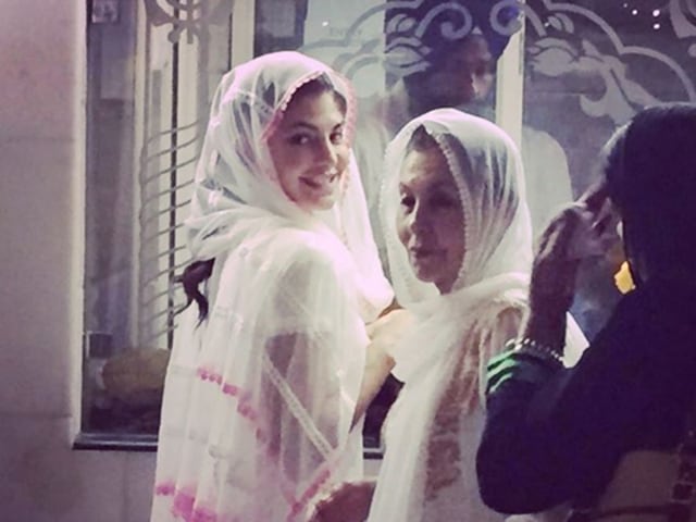 Jacqueline Fernandez spent her time with her ‘Poo’, her mommy, at the Golden Temple.