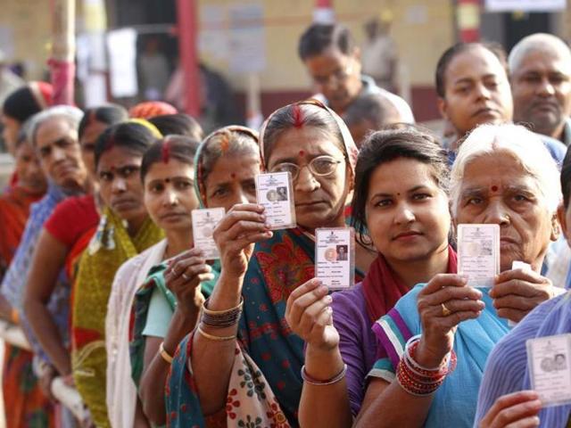 People queue up to cast their votes in the former Maoist belts of Purulia, Bankura and West Midnapore in the first phase with 18 constituencies. (Subhankar Chakravarty/HT Photo) People queue up to cast their votes in the former Maoist belts of Purulia, Bankura and West Midnapore in the first phase with 18 constituencies. (Subhankar Chakravarty/HT Photo)
