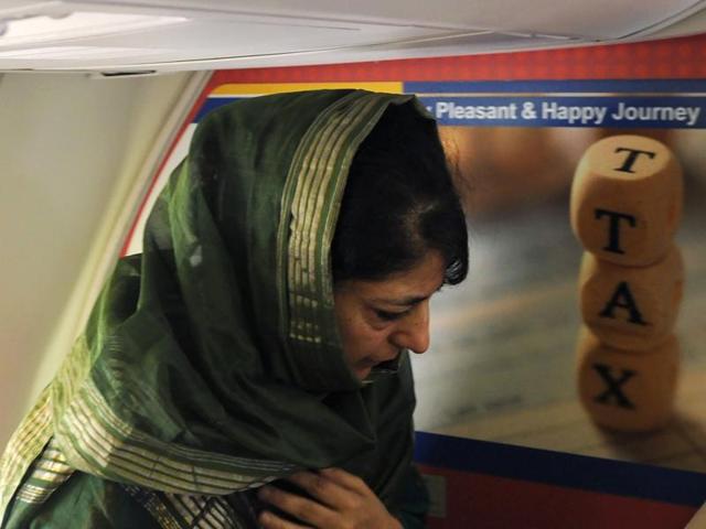 Mehbooba Mufti has joined the woman chief ministers’ club currently in office in four states.(AFP) Mehbooba Mufti has joined the woman chief ministers’ club currently in office in four states.(AFP)