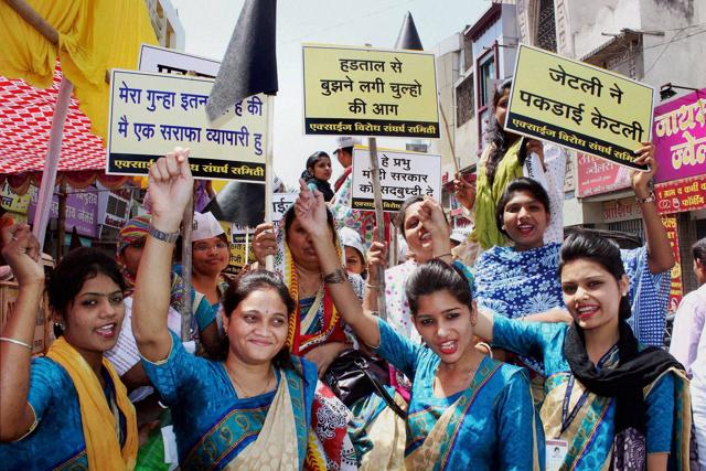 Jewellers and gold traders take out a rally in protest against the proposed hike in excise duty on jewellery, in Nagpur on Friday. (PTI) Jewellers and gold traders take out a rally in protest against the proposed hike in excise duty on jewellery, in Nagpur on Friday. (PTI)