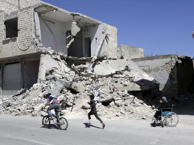 A senior al Qaeda official was killed in air strikes on Sunday night that killed at least 21 other militants in Idlib province. (Reuters Photo) A senior al Qaeda official was killed in air strikes on Sunday night that killed at least 21 other militants in Idlib province. (Reuters Photo)