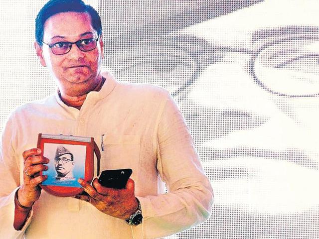 Chandra Bose, the grand nephew of Netaji Subhas Chandra Bose, also the BJP candidate from Bhawanipore, is not getting even 500 sq ft on rent to set up his poll office. Chandra Bose, the grand nephew of Netaji Subhas Chandra Bose, also the BJP candidate from Bhawanipore, is not getting even 500 sq ft on rent to set up his poll office.