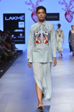 Buttoned-up shirts:Give voice to the geek in you, and opt for buttoned-up shirts, which is also an international dressing craze at the moment. This nifty way of sporting a shirt is also quite versatile. So, wear it with a pair of leggings or throw it in as a blouse for a sari. Here, a model pairs a buttoned-up shirt with a lungi designed by Aiman.