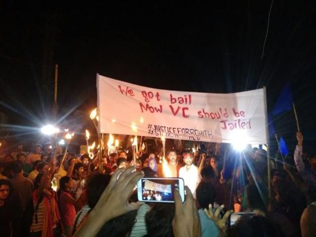 University of Hyderabad students with banner calling for VC Appa Rao’s arrest.(Special arrangement)