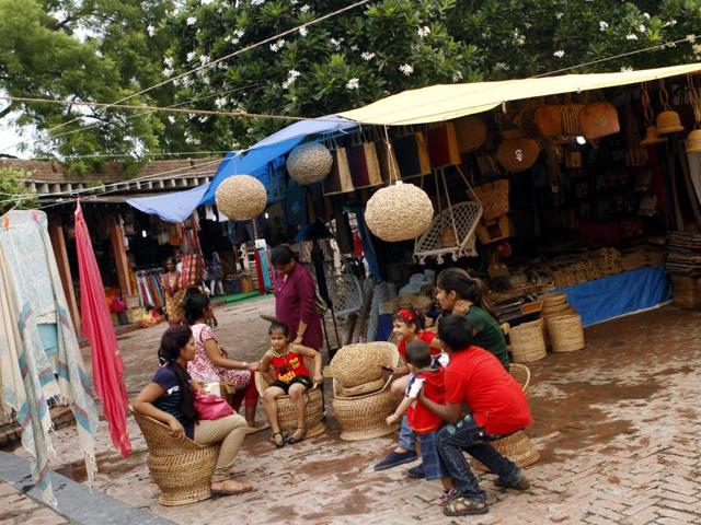 Dilli Haat is a popular shopping destination. (Jasjeet Plaha/HT Photo) Dilli Haat is a popular shopping destination. (Jasjeet Plaha/HT Photo)