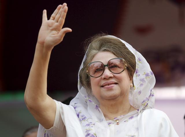 Khaleda Zia secured bail in a sedition case and four graft cases after she appeared in five separate courts in Dhaka on Tuesday. (REUTERS) Khaleda Zia secured bail in a sedition case and four graft cases after she appeared in five separate courts in Dhaka on Tuesday. (REUTERS)