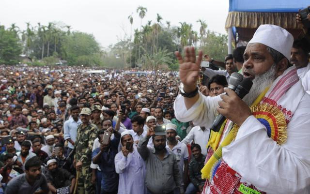 Badruddin Ajmal addressed an election rally at Gossaingaon Telipara on April 5. (Subhendu Ghosh/HT Photo)