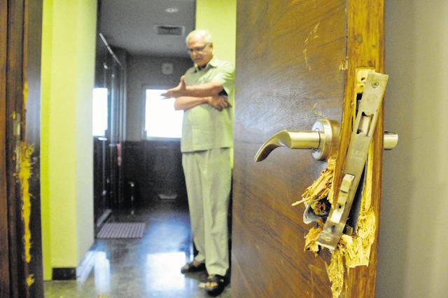 The accused broke into the almirahs and lockers in the house. (Parveen Kumar/HT Photo) The accused broke into the almirahs and lockers in the house. (Parveen Kumar/HT Photo)