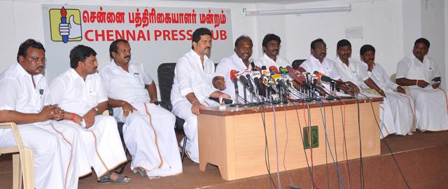 A DMDK splinter group addresses a question at the Chennai Press Club. (V Srinivasulu/ HT Photo) A DMDK splinter group addresses a question at the Chennai Press Club. (V Srinivasulu/ HT Photo)