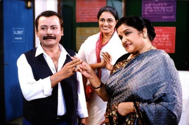 Pankaj Kapur and Shobha Khote in a still from Office Office. (YouTube) Pankaj Kapur and Shobha Khote in a still from Office Office. (YouTube)
