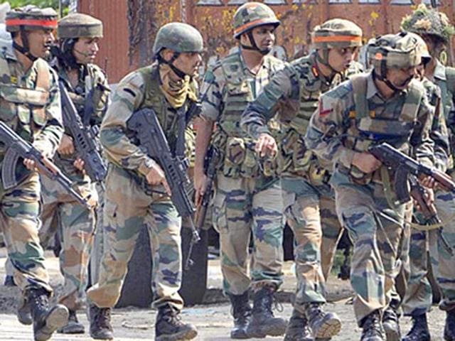 Suspected Pakistani terrorists had attacked the Pathankot Indian Air Force base on January 2 and killed seven security personnel.(Sameer Sehgal/HT Photo)