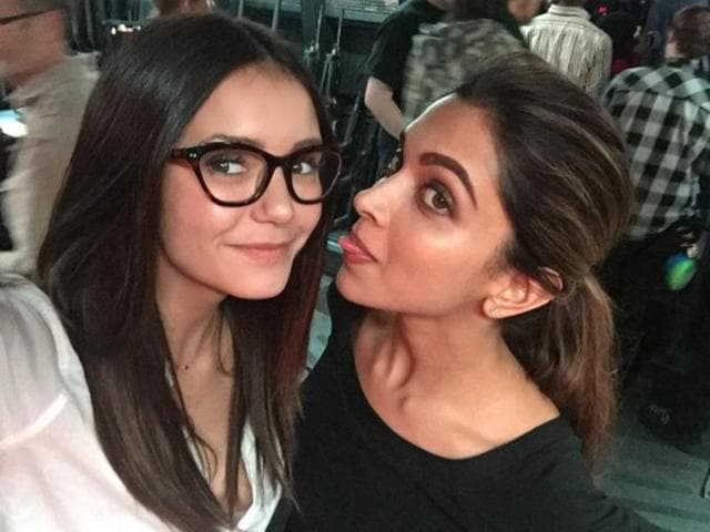 Doesn’t this look like the funnest set ever? Here’s Deepika having a chill time with Nina Dobrev between takes. Doesn’t this look like the funnest set ever? Here’s Deepika having a chill time with Nina Dobrev between takes.