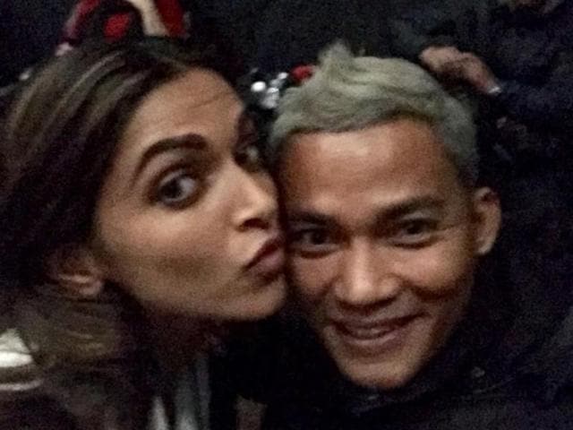 Even legendary martial artist Tony Jaa couldn’t help but get clicked with her. Even legendary martial artist Tony Jaa couldn’t help but get clicked with her.