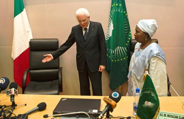Italian President Sergio Mattarella (L) stands next to Nkosazana Dlamini Zuma during an official visit to the African Union in Addis Ababa on March 15, 2015. (AFP) Italian President Sergio Mattarella (L) stands next to Nkosazana Dlamini Zuma during an official visit to the African Union in Addis Ababa on March 15, 2015. (AFP)