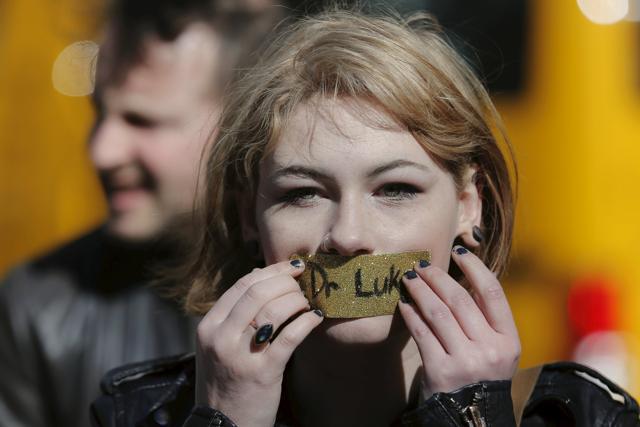 A protester demonstrates in support of the singer Kesha outside of Sony headquarters in New York in March 2016. (REUTERS) A protester demonstrates in support of the singer Kesha outside of Sony headquarters in New York in March 2016. (REUTERS)