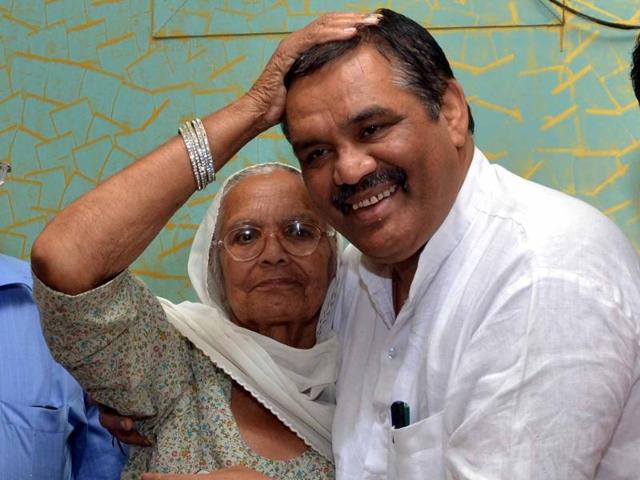 The new BJP chief Vijay Kumar Sampla (HT Photo) The new BJP chief Vijay Kumar Sampla (HT Photo)