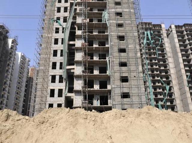 Consumers can now directly approach the consumer courts in cases — mostly against realtors — involving handing over possession and lack of basic amenities development of the project as promised in the agreement. (HT Photo) Consumers can now directly approach the consumer courts in cases — mostly against realtors — involving handing over possession and lack of basic amenities development of the project as promised in the agreement. (HT Photo)