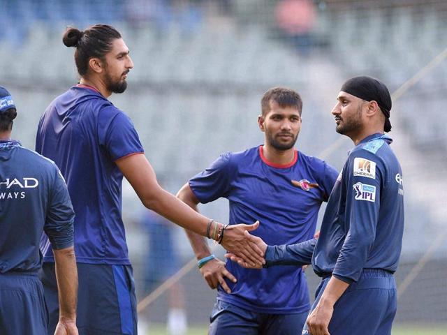 Mumbai Indians' Ishant Sharma and Harbhajan Singh during practice. (PTI) Mumbai Indians' Ishant Sharma and Harbhajan Singh during practice. (PTI)