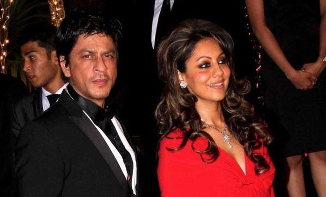 Shah Rukh and Gauri Khan at an event. Shah Rukh and Gauri Khan at an event.
