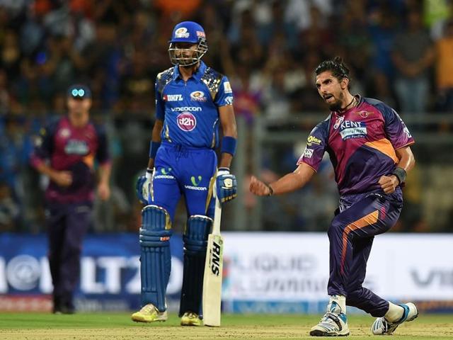 Rising Pune Supergiants' Ishant Sharma (R) celebrates after taking the wicket of Mumbai Indians batsman Lendl Simmons. (AFP Photo) Rising Pune Supergiants' Ishant Sharma (R) celebrates after taking the wicket of Mumbai Indians batsman Lendl Simmons. (AFP Photo)