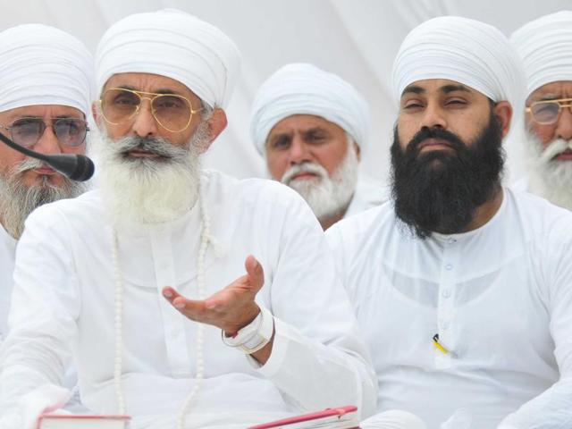 Thakur Dalip Singh, the estranged brother of Namdhari sect head Satguru Uday Singh in Sirsa on Saturday. (Keshav Singh/HT Photo) Thakur Dalip Singh, the estranged brother of Namdhari sect head Satguru Uday Singh in Sirsa on Saturday. (Keshav Singh/HT Photo)